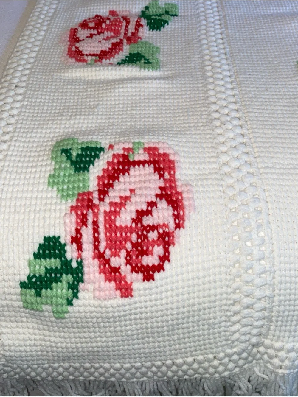 Hand crochet Afghan throw cottage rose Crosstitch cottage core 38“ x 80“ – B 12